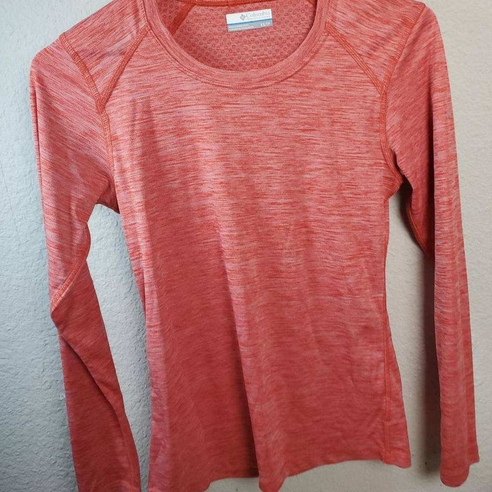 Columbia Women's Coral Heather Long Sleeve Performance Shirt XS